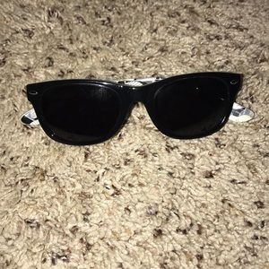 Vera Bradley Sunnies